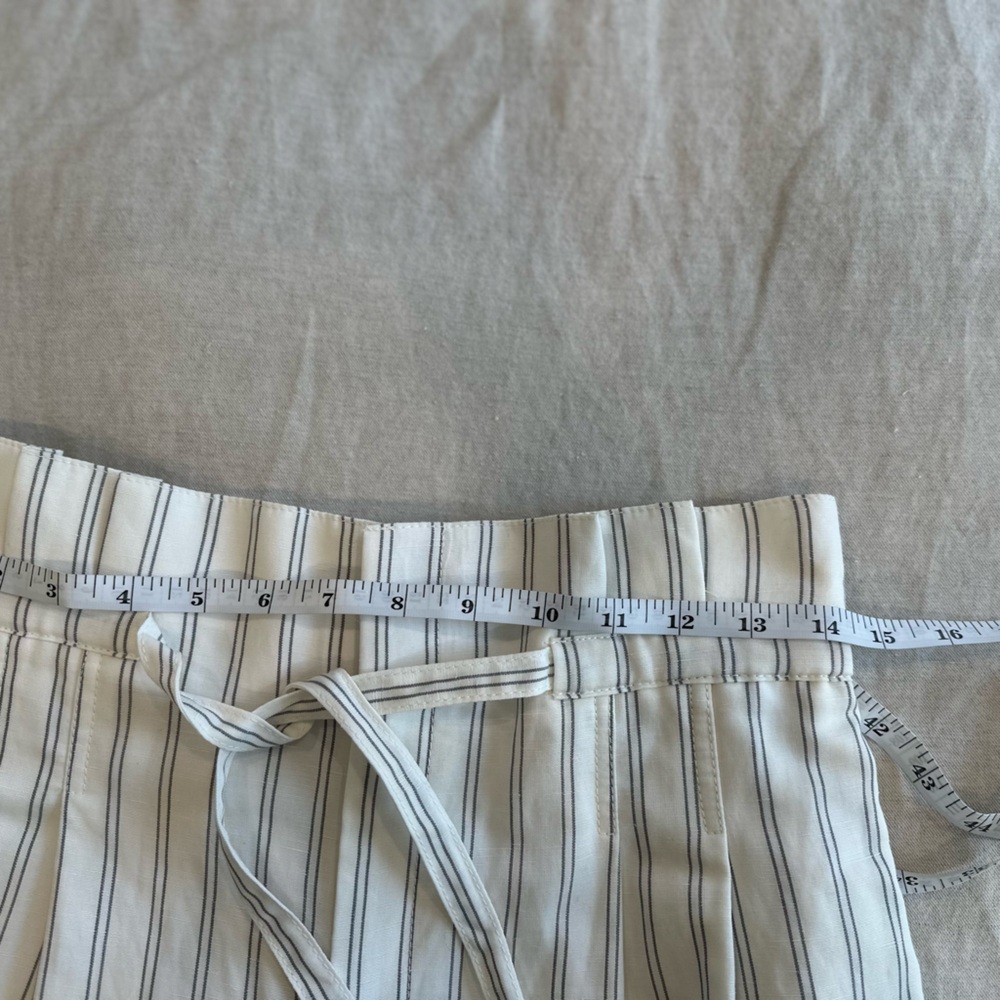 CLUB MONACO
Anreannah Wide Leg pin stripe - Picture 6 of 11